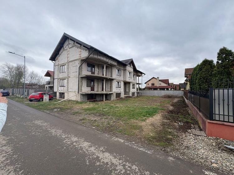 Casă cu 4 camere în Exterior Vest