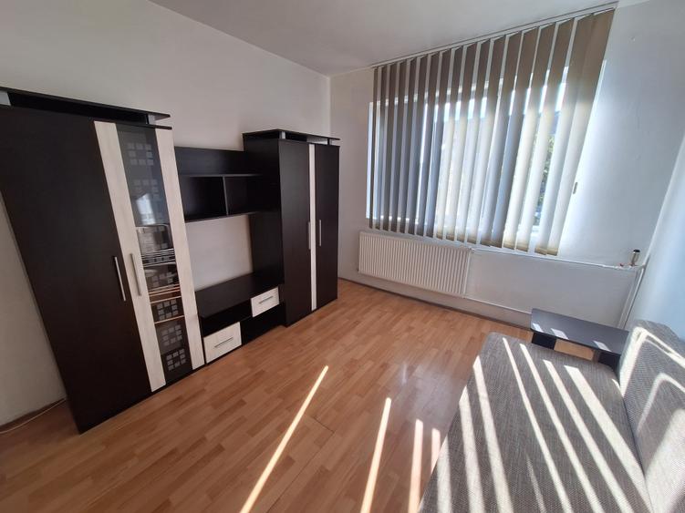 Garsonieră semidecomandată în Buziașului