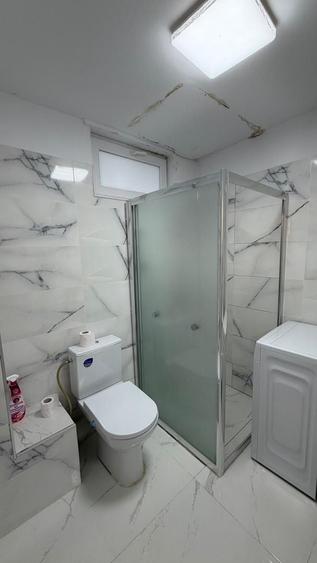 Casă individuală cu 3 camere cu Canalizare în Colentina