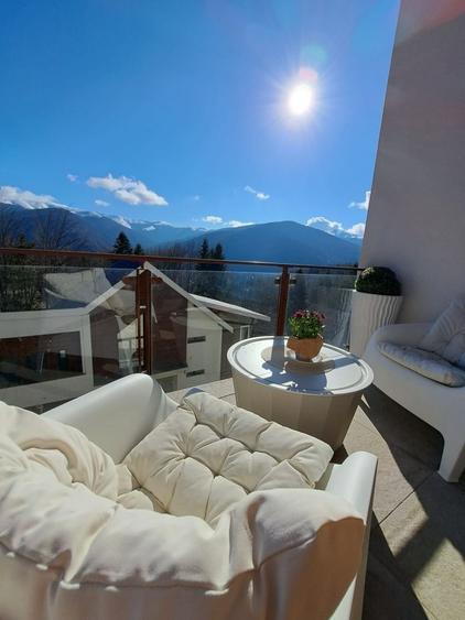 Apartament cu 6 camere decomandat în Sinaia