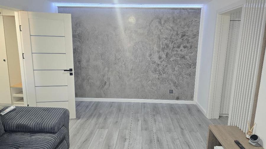 Apartament cu 2 camere semidecomandat în Zamfirescu
