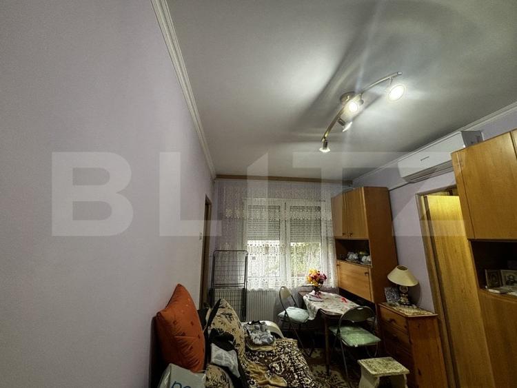 Apartament cu 3 camere semidecomandat, mobilat în Micro 14