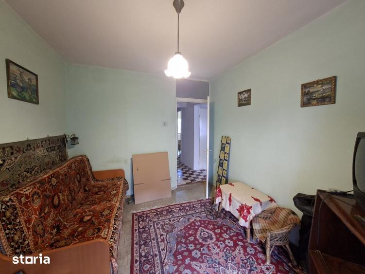 Apartament cu 4 camere decomandat în Central