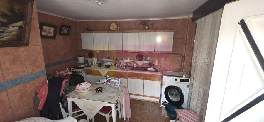 Casă individuală cu 5 camere cu Canalizare în Capul Câmpului