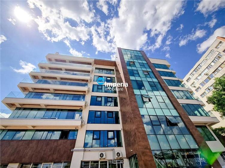 Birou, de 122 mp, în Central