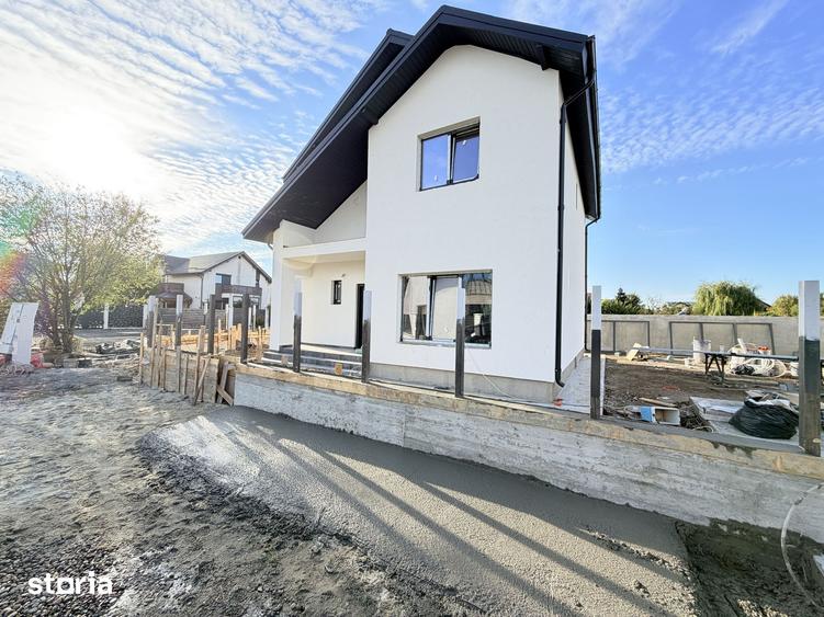 Casă cu 4 camere cu Teren 260 Mp în Glina