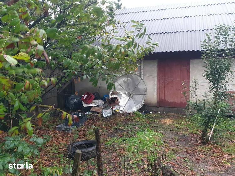Casă cu Teren 1800 Mp în Vadu Moldovei