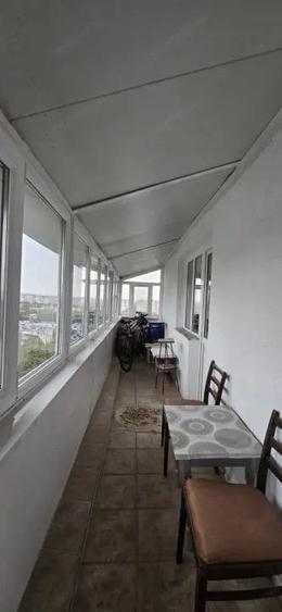 Apartament cu 4 camere decomandat, mobilat în Vest