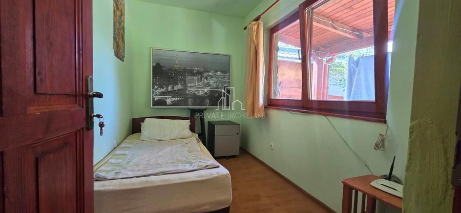 Casă individuală cu 5 camere cu Canalizare în Central