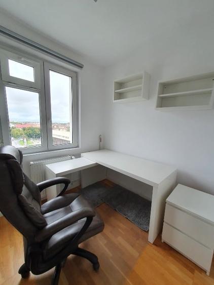 Apartament cu 3 camere decomandat, mobilat în Complex Studențesc