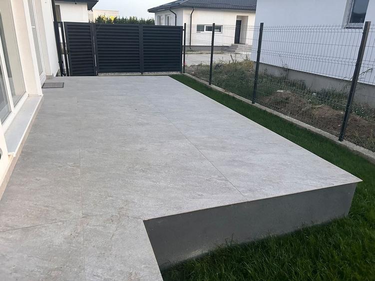 Casă individuală cu 4 camere cu Canalizare în Tunari