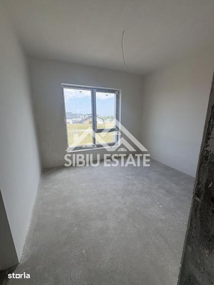 Casă cu 5 camere cu Teren 306 Mp în Central