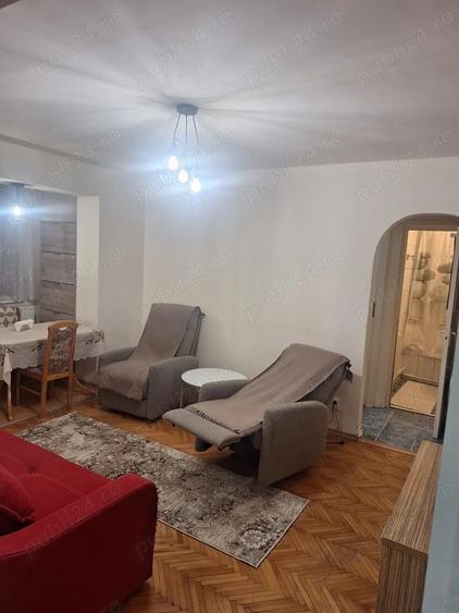 Apartament cu 3 camere semidecomandat în Central
