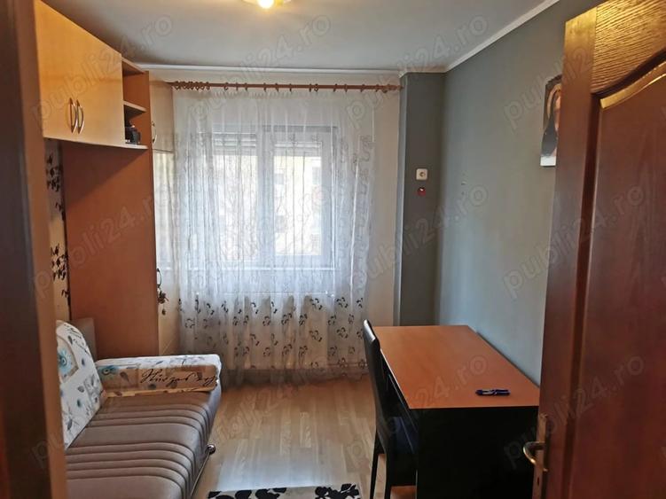 Apartament cu 3 camere decomandat în Central