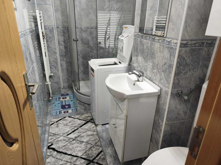 Garsonieră decomandată în Central