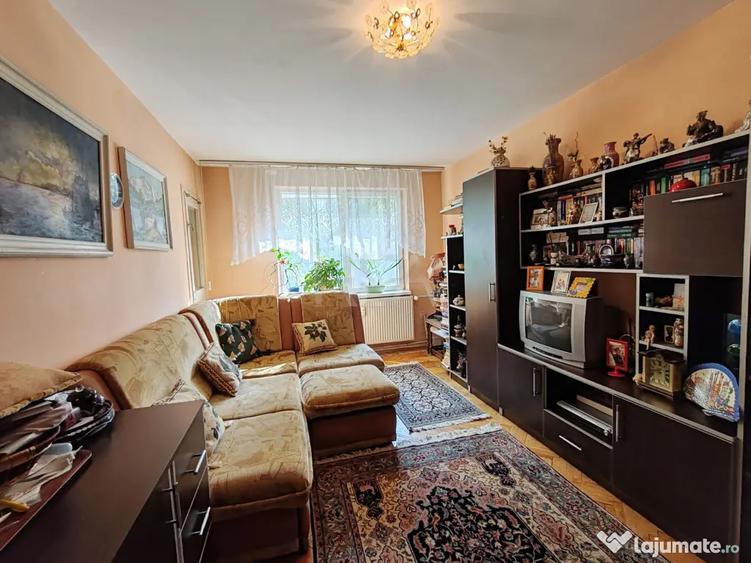 Apartament cu 2 camere decomandat în Drumul Taberei