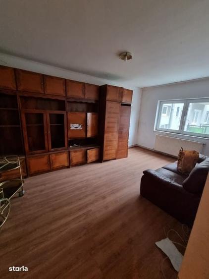 Apartament cu 3 camere decomandat în Micro 17