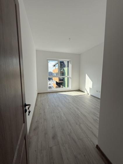 Apartament cu 3 camere decomandat în Theodor Pallady