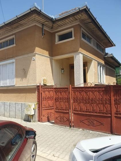 Casă individuală cu 3 camere cu Teren 433 Mp în Central
