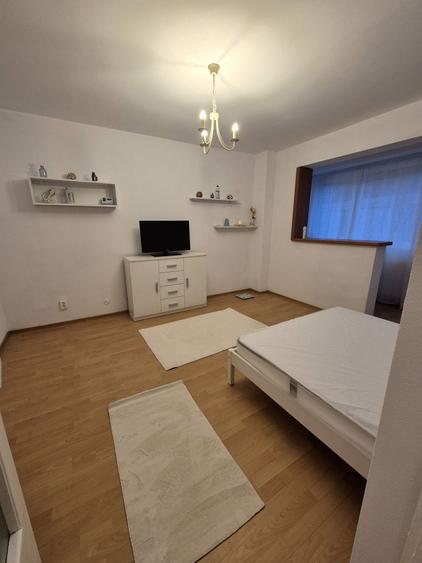 Apartament cu 2 camere decomandat în Sârbi