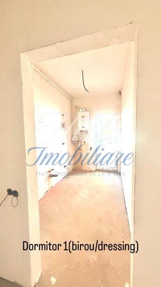 Apartament cu 4 camere decomandat în Florești