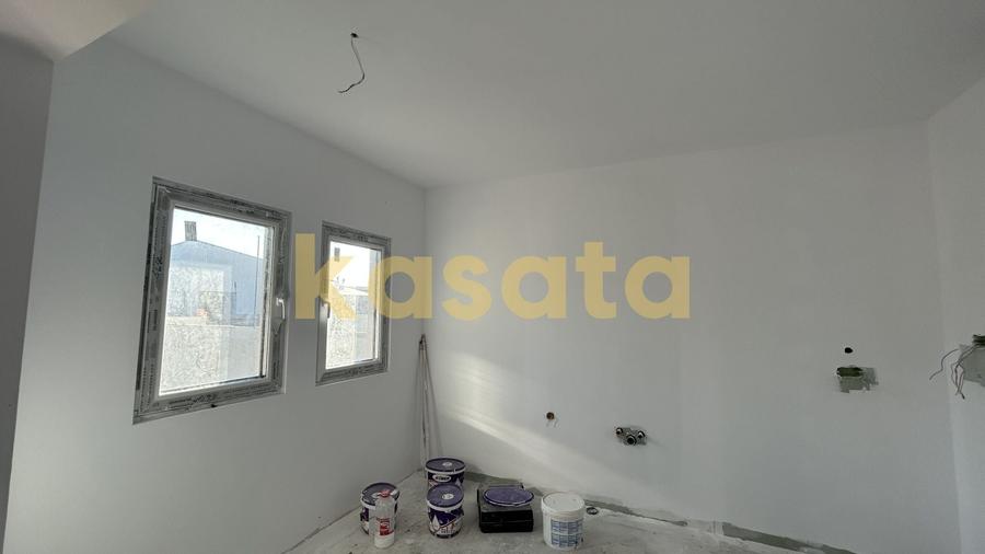 Duplex cu 4 camere cu Canalizare în Balotești