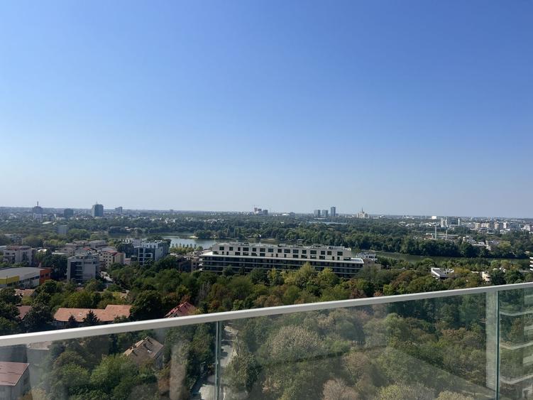 Apartament cu 4 camere decomandat în Floreasca