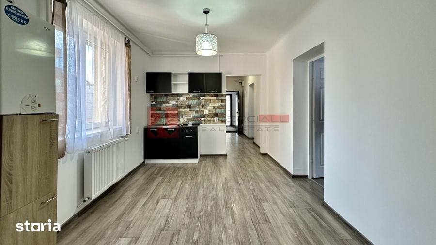 Spațiu comercial, de 884 mp, în Astra
