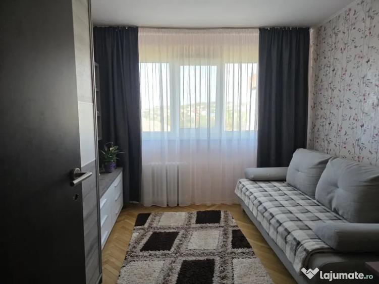 Apartament cu 3 camere decomandat în Rogerius