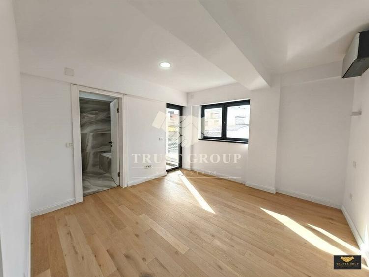 Apartament cu 3 camere decomandat în Polonă