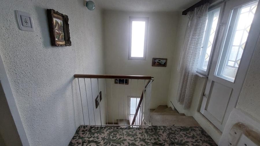 Casă cu 4 camere în Dorobanți