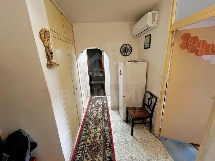 Apartament cu 2 camere decomandat în Rovine