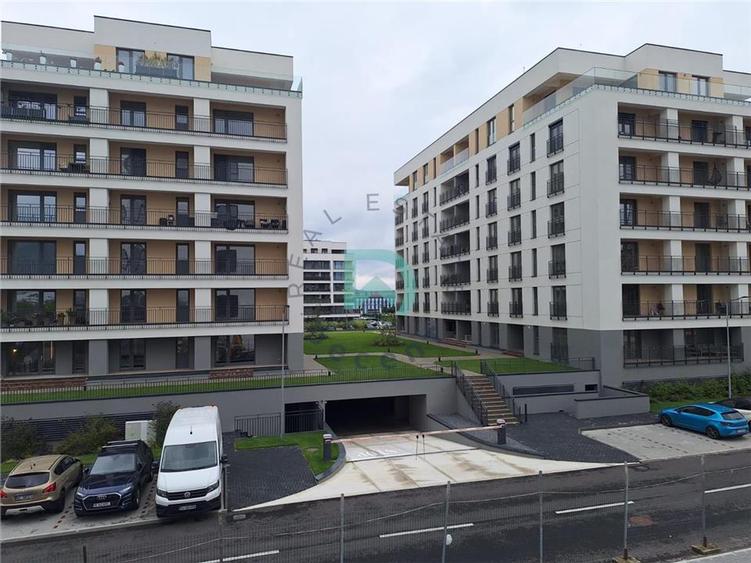 Apartament cu 2 camere semidecomandat în Tractorul