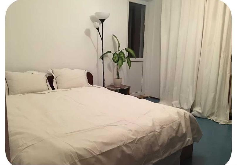 Apartament cu 3 camere semidecomandat în Dristor