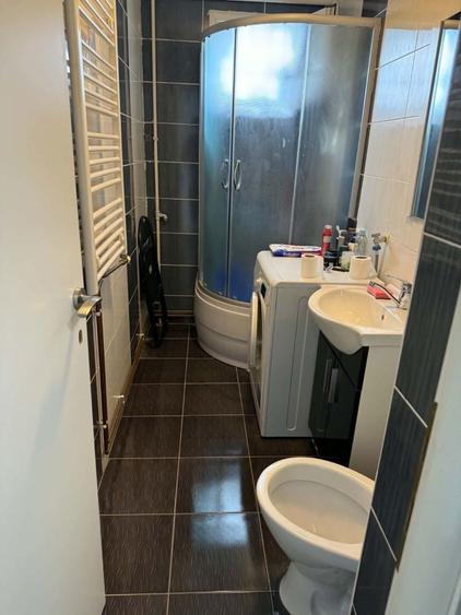 Apartament cu 2 camere semidecomandat în Craiovița Nouă