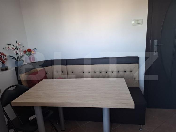 Garsonieră decomandată, mobilată în Nicolina