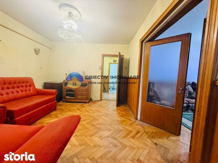 Apartament cu 4 camere semidecomandat, mobilat în Central