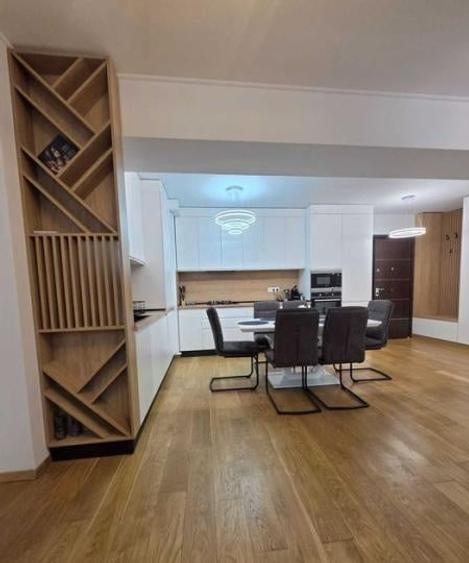 Apartament cu 3 camere decomandat, mobilat în Pipera