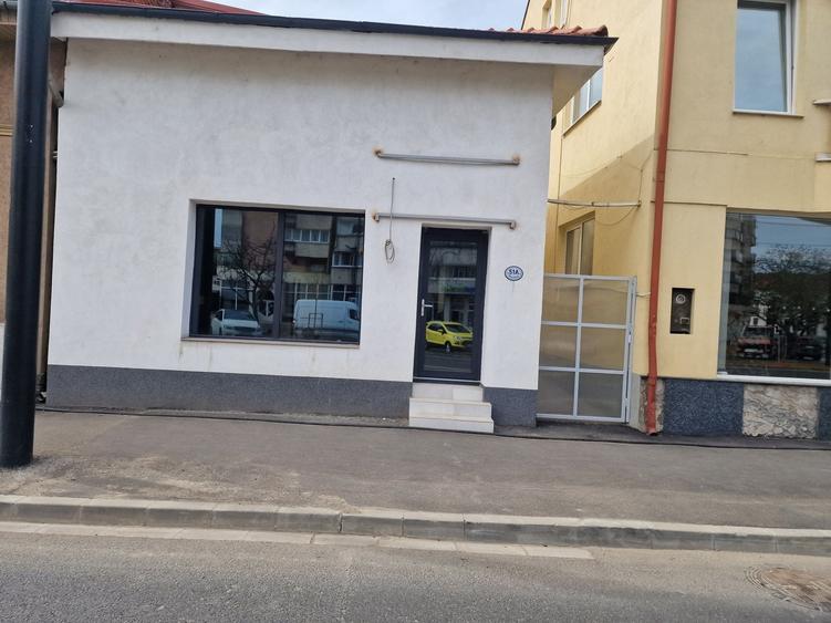 Spațiu comercial, de 16 mp, în Decebal