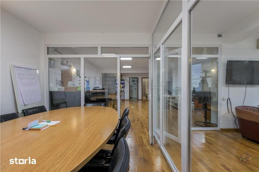 Apartament cu 4 camere decomandat, mobilat în Arcul de Triumf