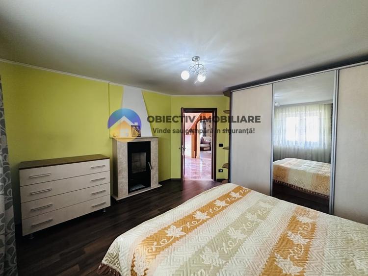 Casă cu 5 camere cu Teren 1800 Mp în Podoleni