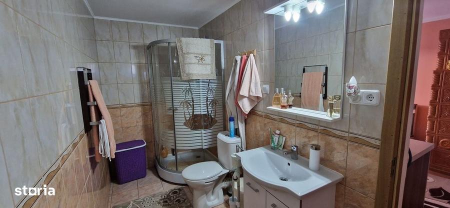 Casă cu 3 camere în Bogdănești