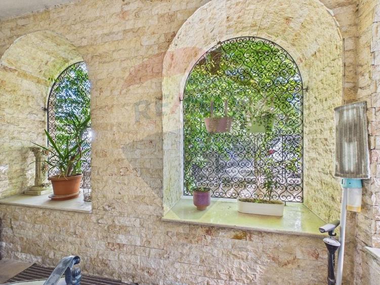 Apartament cu 2 camere semidecomandat, mobilat în Primăverii