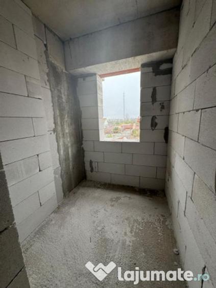 Apartament cu 2 camere decomandat în Abator