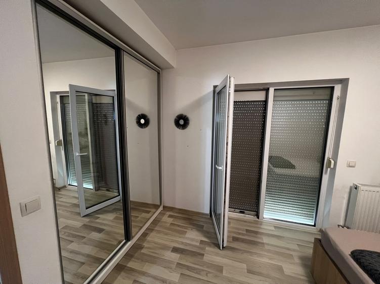 Duplex cu 4 camere cu Canalizare în Domnești