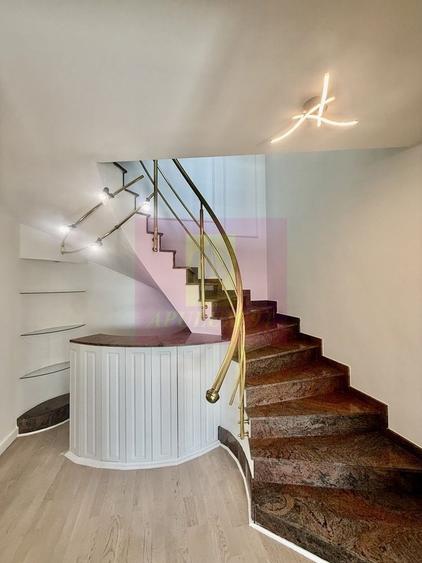 Apartament cu 4 camere decomandat în Unirii