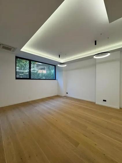 Apartament cu 3 camere decomandat în Floreasca