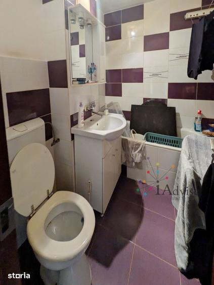 Apartament cu 3 camere decomandat în Florilor