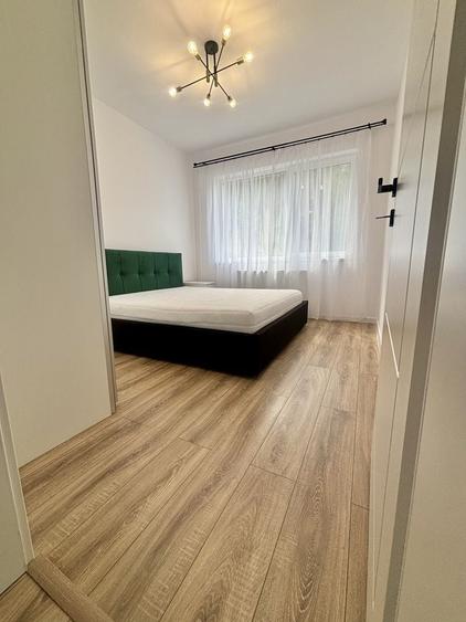 Apartament cu 3 camere decomandat în Florești