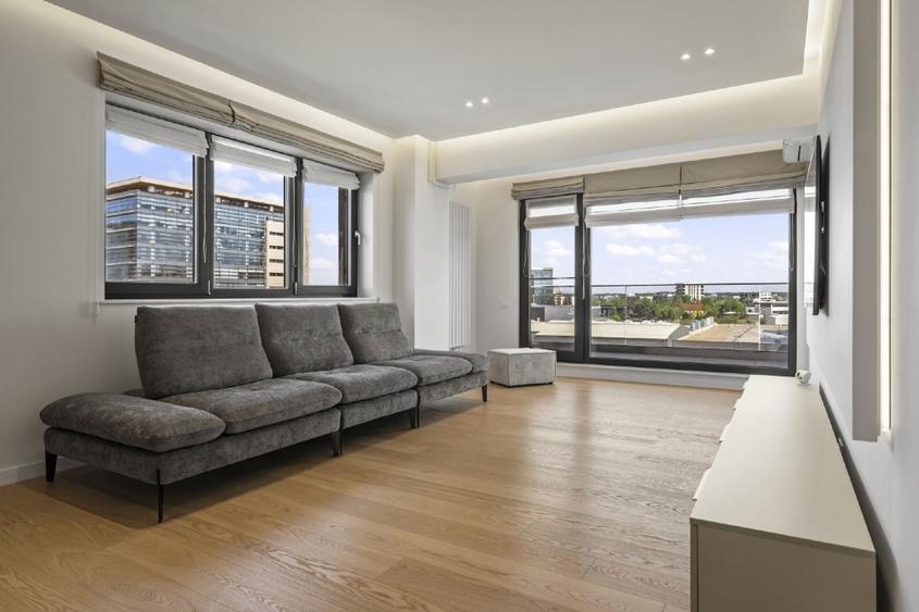 Apartament cu 3 camere decomandat, mobilat în Central